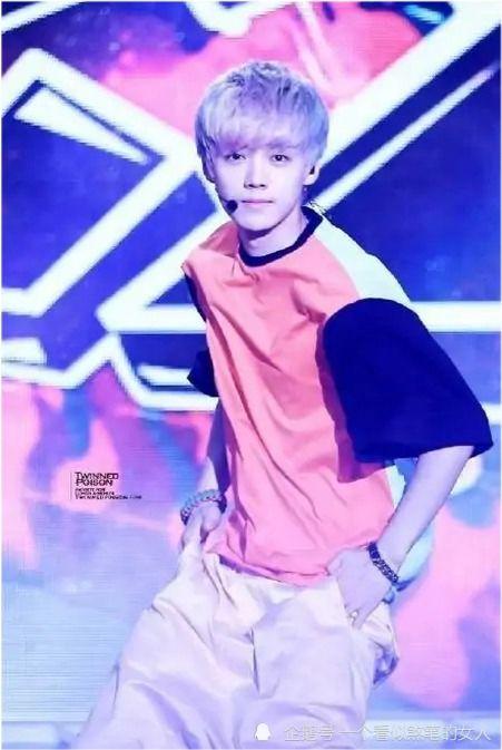 鹿晗ins最新照片,时尚魅力再升级